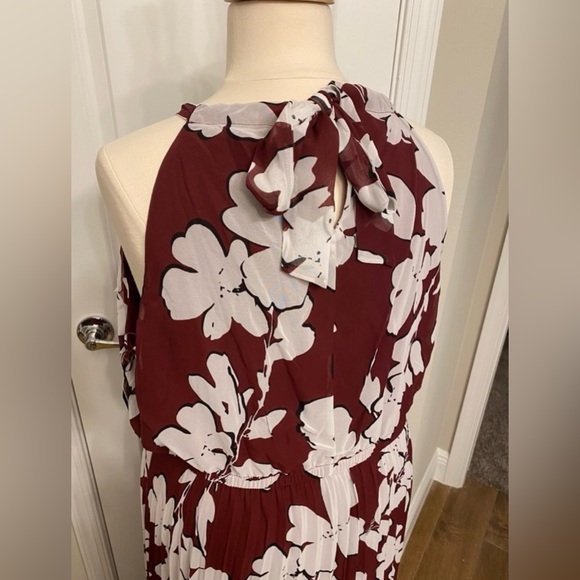 Plus Dress ❤️🤍 - Picture 4 of 8